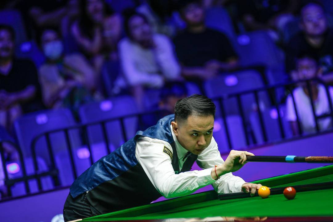 同时在中场 同时在中场